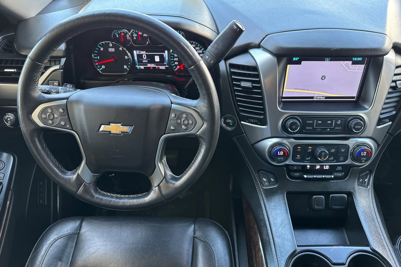Used 2018 Chevrolet Suburban LT w/ Luxury Package RWD image 16