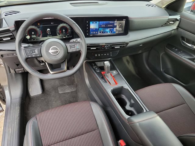 Used 2025 Nissan Kicks SR FWD image 17