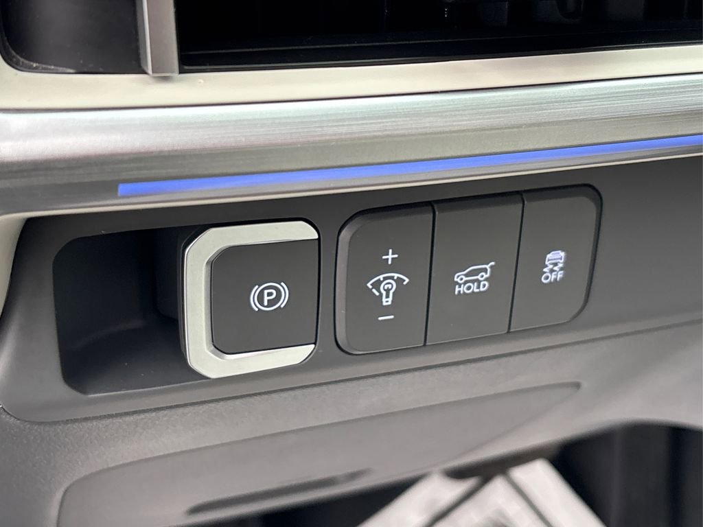 Used 2024 Hyundai Santa Fe Limited image 39