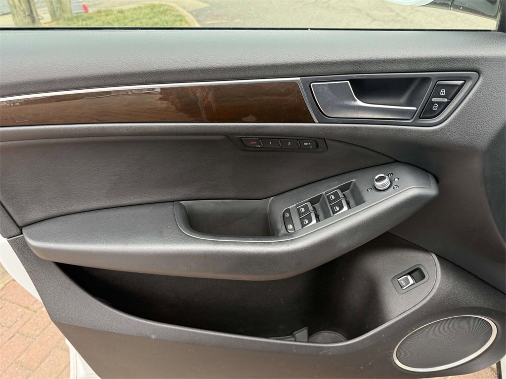 Used 2016 Audi Q5 2.0T Premium Plus w/ Technology Package image 10