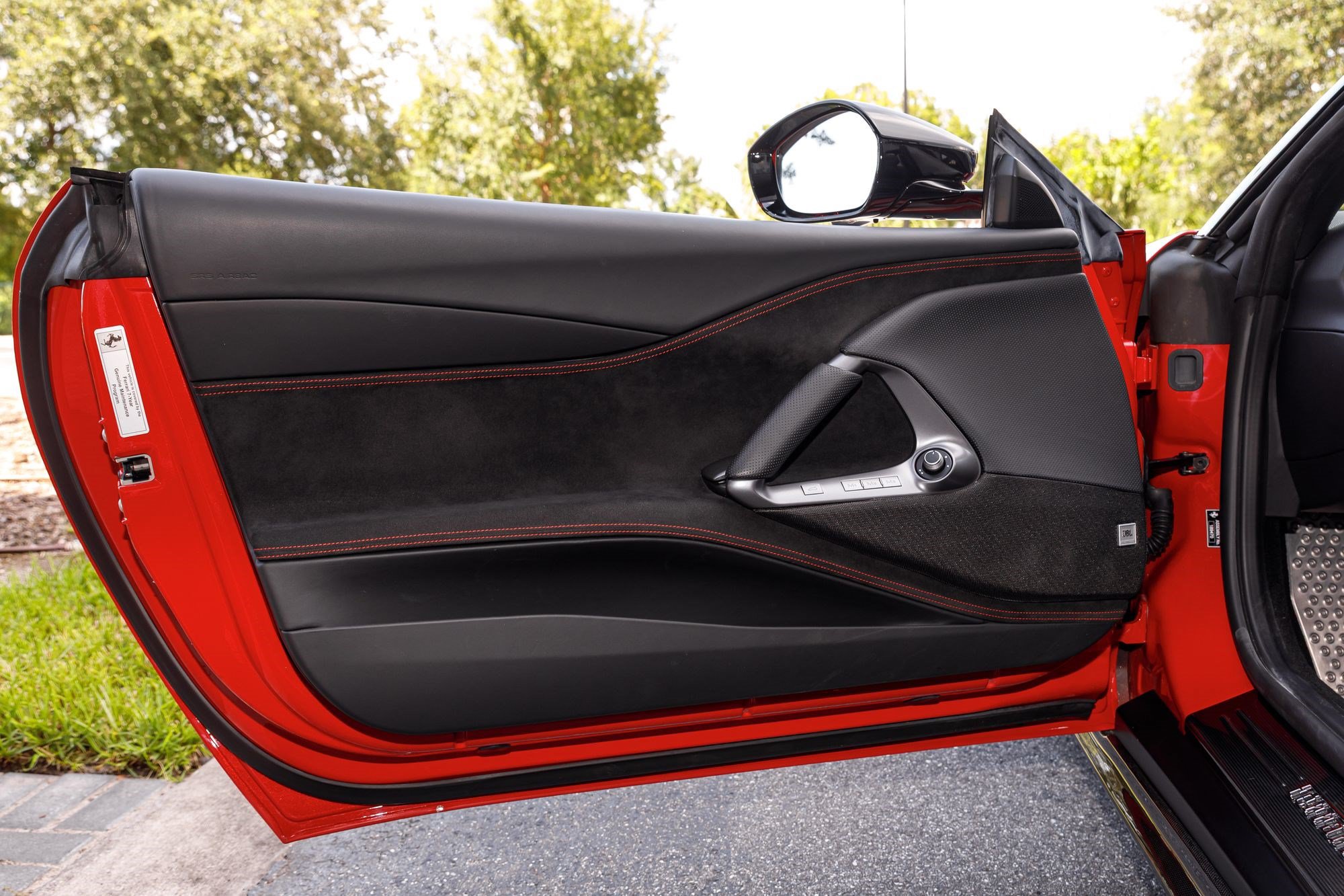 Used 2021 Ferrari 812 GTS RWD image 27