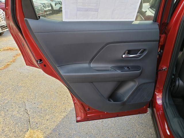 New 2026 Nissan Kicks SR w/ Cold Weather Package AWD/4WD image 14