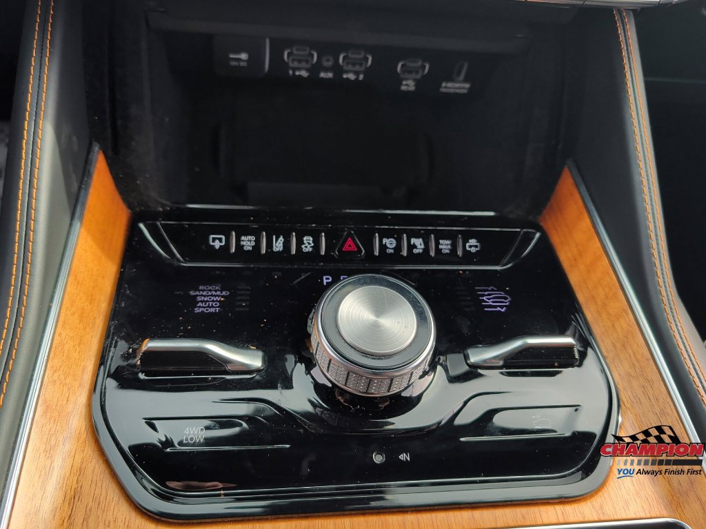 Used 2022 Jeep Grand Wagoneer Series III w/ Rear-Seat Entertainment Group AWD/4WD image 19