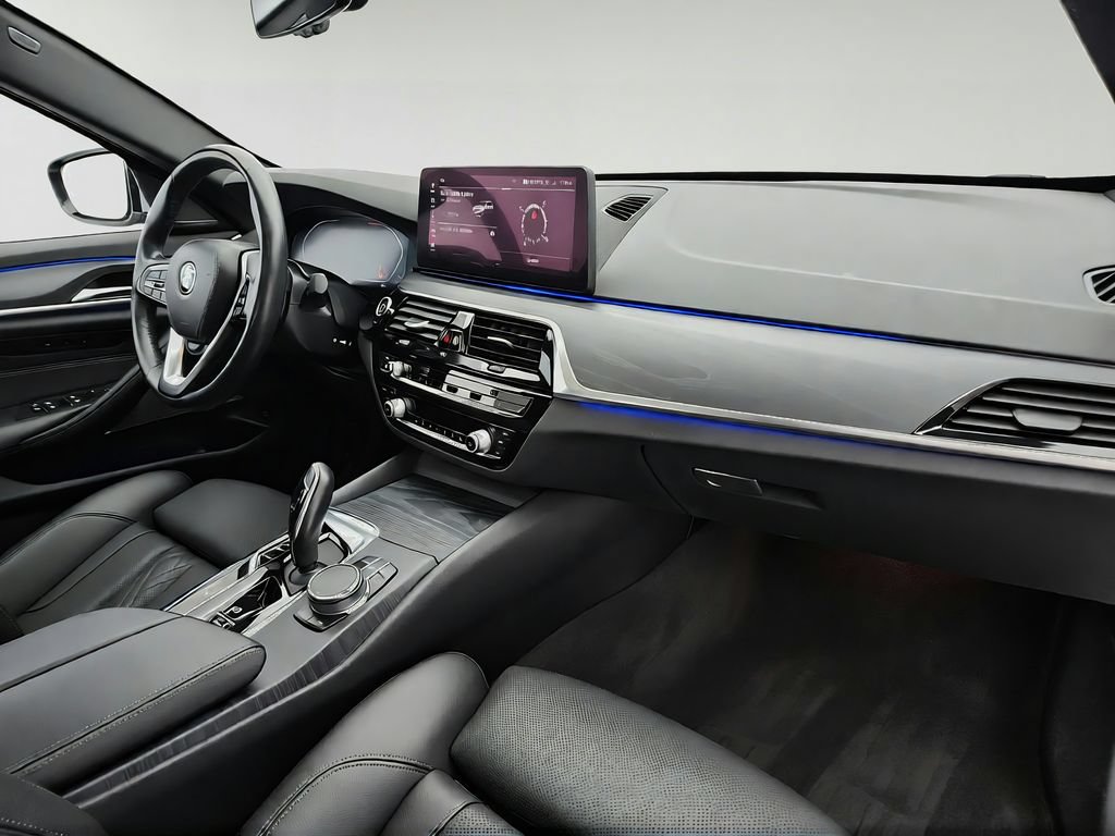 Used 2021 BMW 530i xDrive AWD/4WD image 32