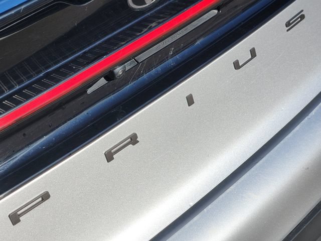 Used 2025 Toyota Prius LE FWD image 6