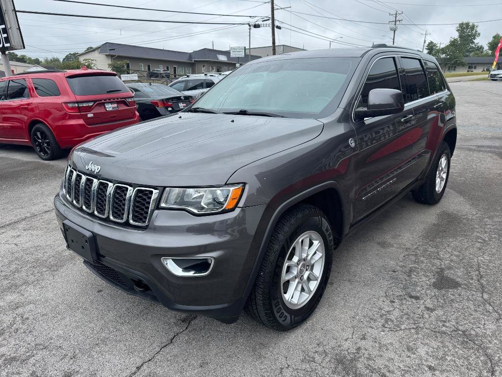 Used 2019 Jeep Grand Cherokee Laredo AWD/4WD image 5