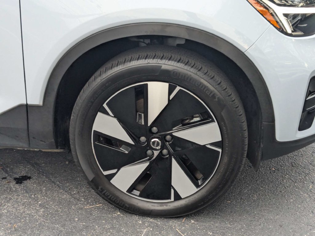 Certified 2024 Volvo C40 Recharge Core AWD/4WD image 12