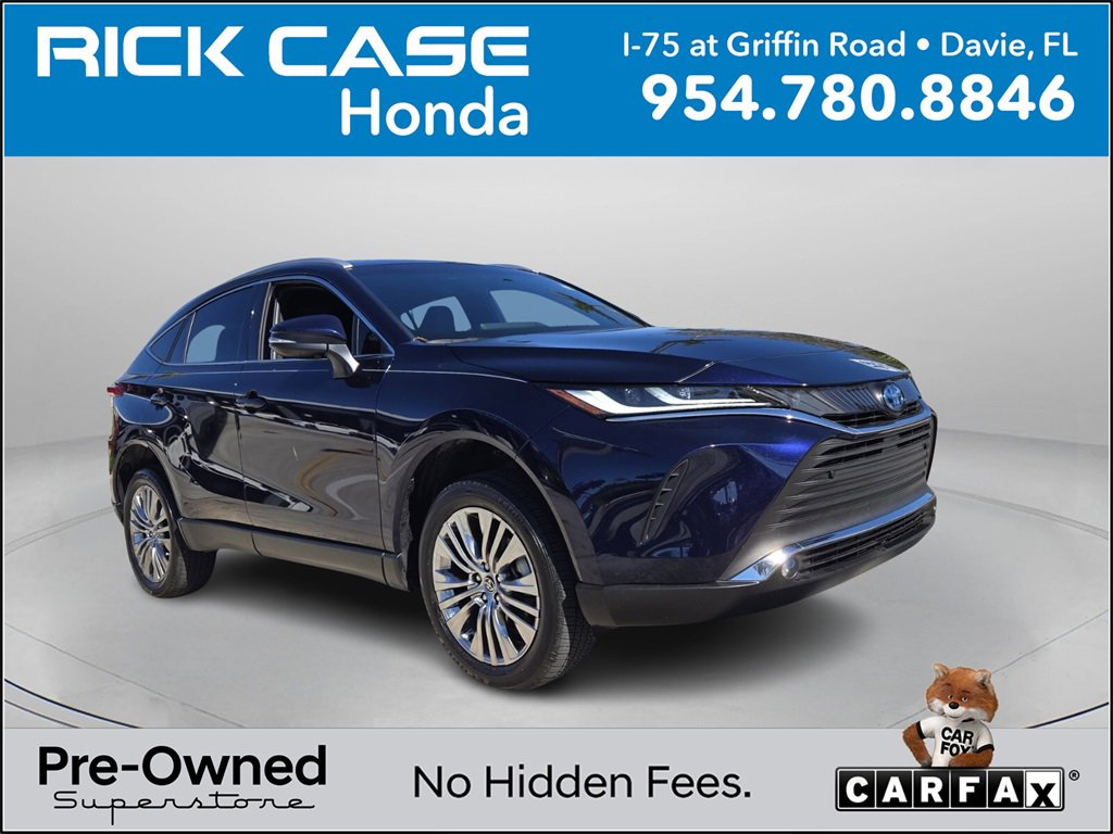 Used 2024 Toyota Venza XLE image 1