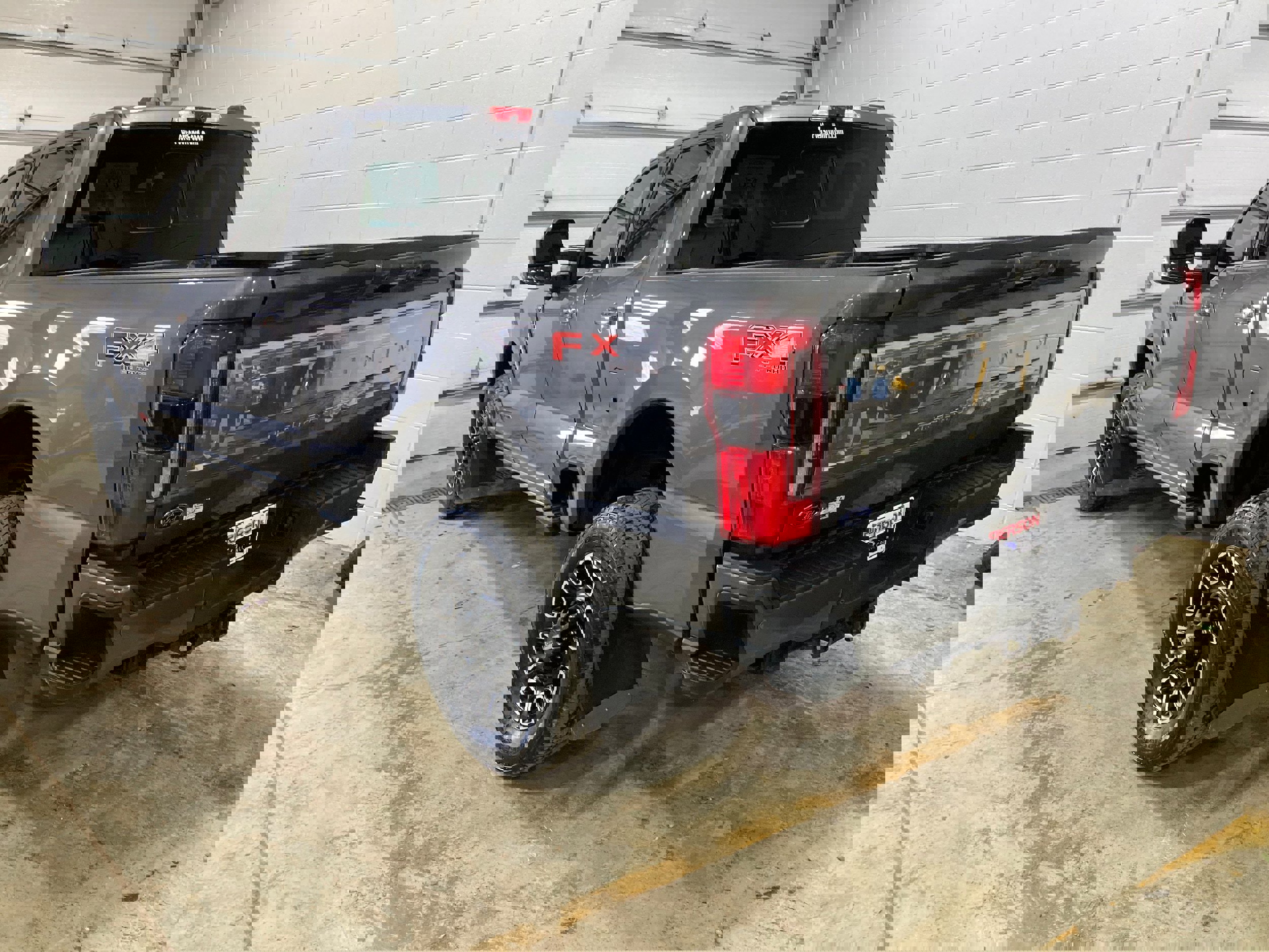 Used 2023 Ford F350 Platinum AWD/4WD image 19