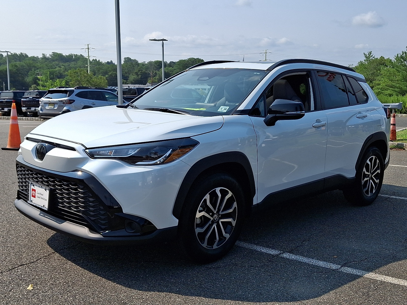 Certified 2025 Toyota Corolla Cross AWD Hybrid w/ Moonroof Package image 3