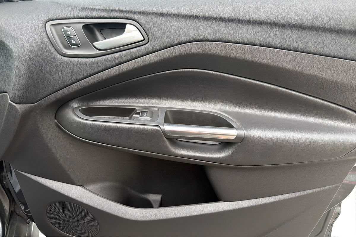 Used 2018 Ford C-MAX SE w/ Equipment Group 201A FWD image 21