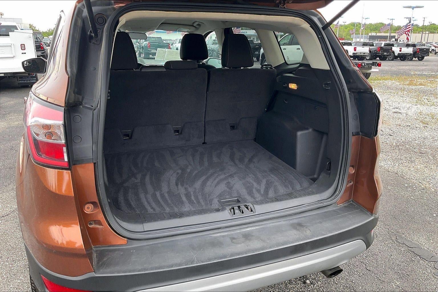 Used 2017 Ford Escape SE AWD/4WD image 4