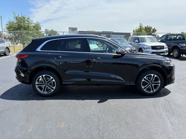 Used 2025 Audi Q5 Premium w/ Convenience Package AWD/4WD image 4