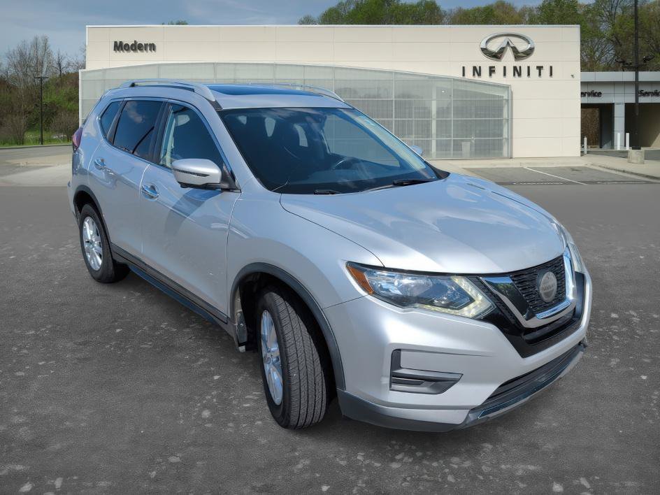 Used 2018 Nissan Rogue SV w/ Sun & Sound Touring Package AWD/4WD image 2