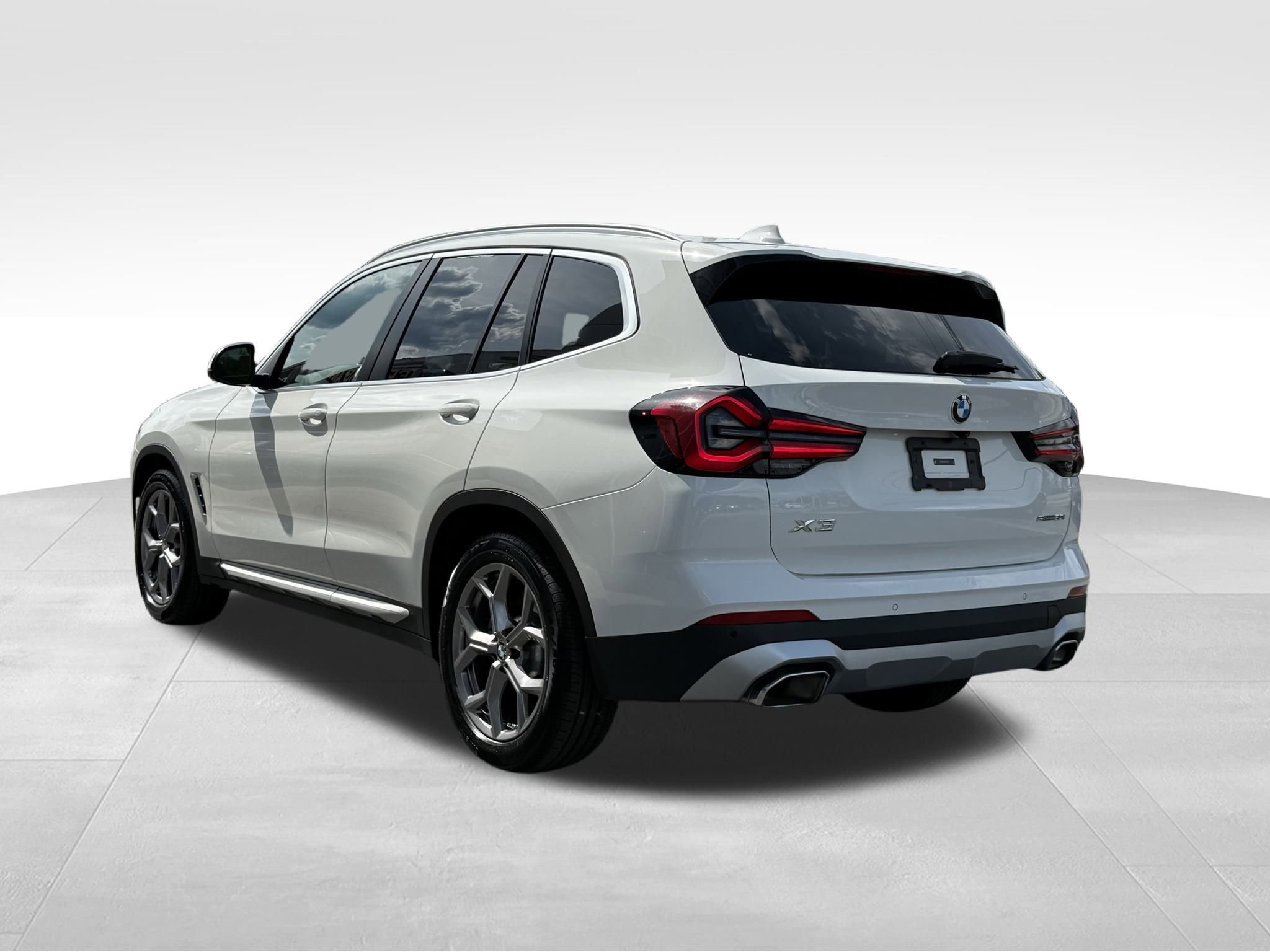 Used 2024 BMW X3 sDrive30i image 4