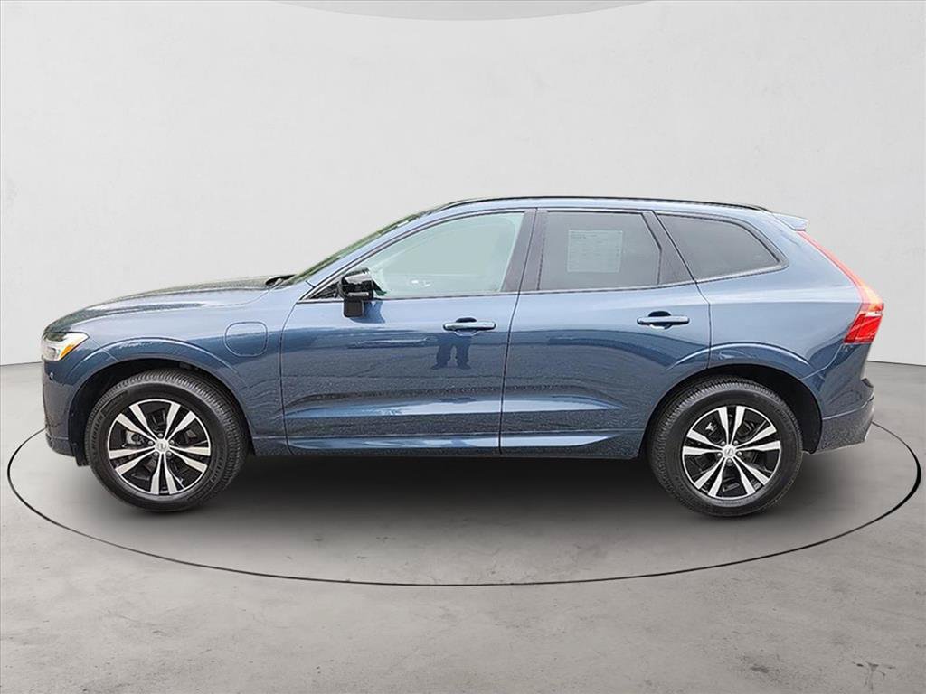 Certified 2025 Volvo XC60 T8 Core AWD/4WD image 2