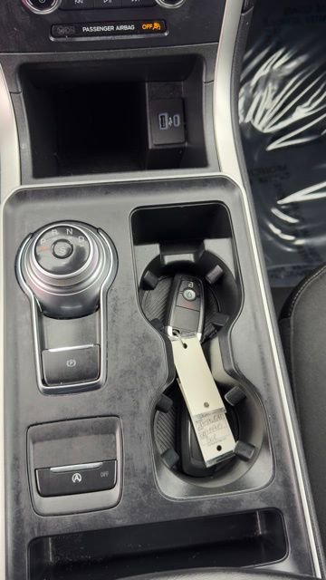 Certified 2024 Ford Edge SE image 16