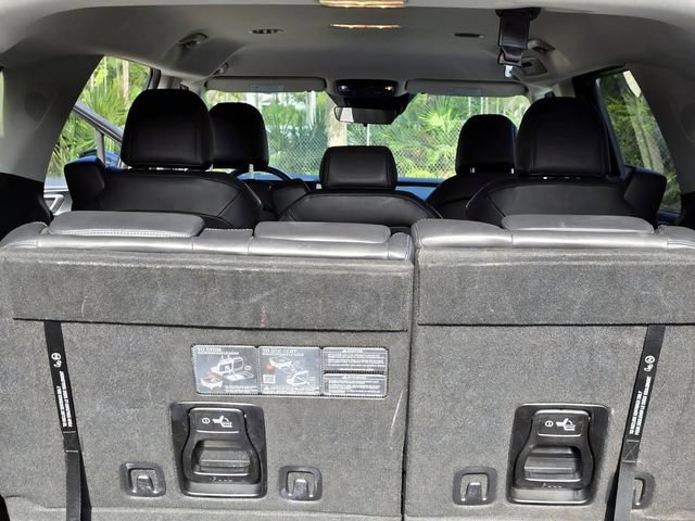 Used 2025 Kia Carnival FWD image 33