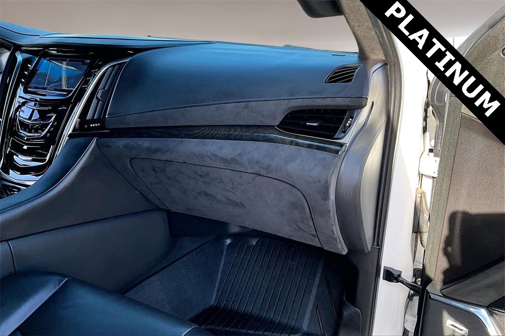 Used 2019 Cadillac Escalade ESV Platinum image 16