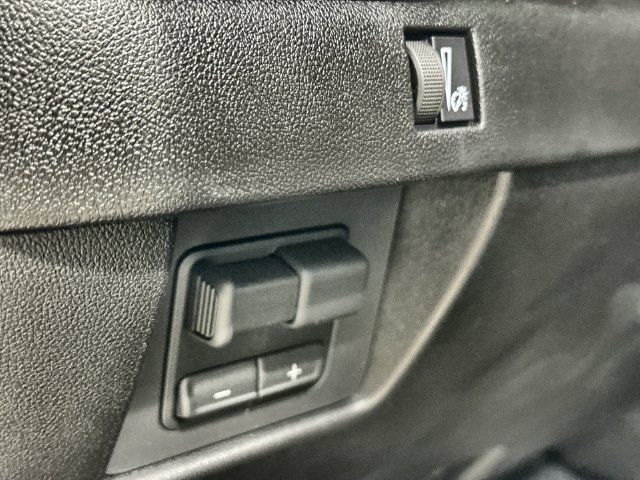 New 2026 GMC Canyon Elevation w/ Convenience Package RWD image 35