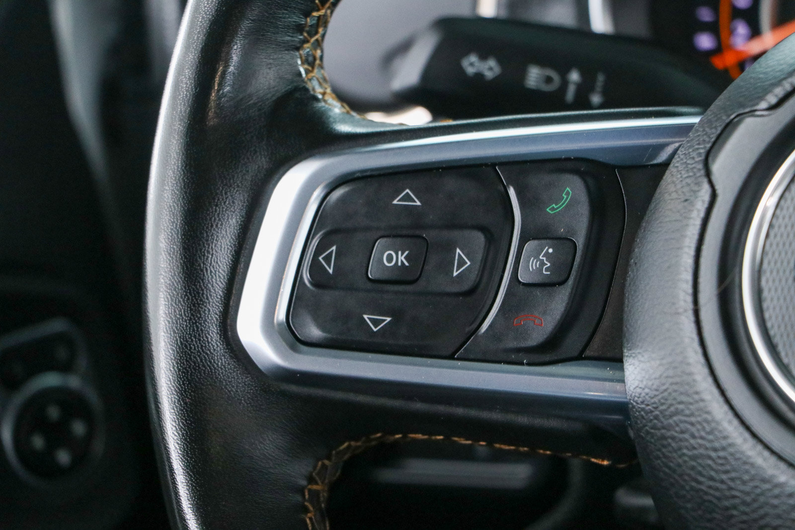 Used 2023 Jeep Wrangler Unlimited Sahara AWD/4WD image 15