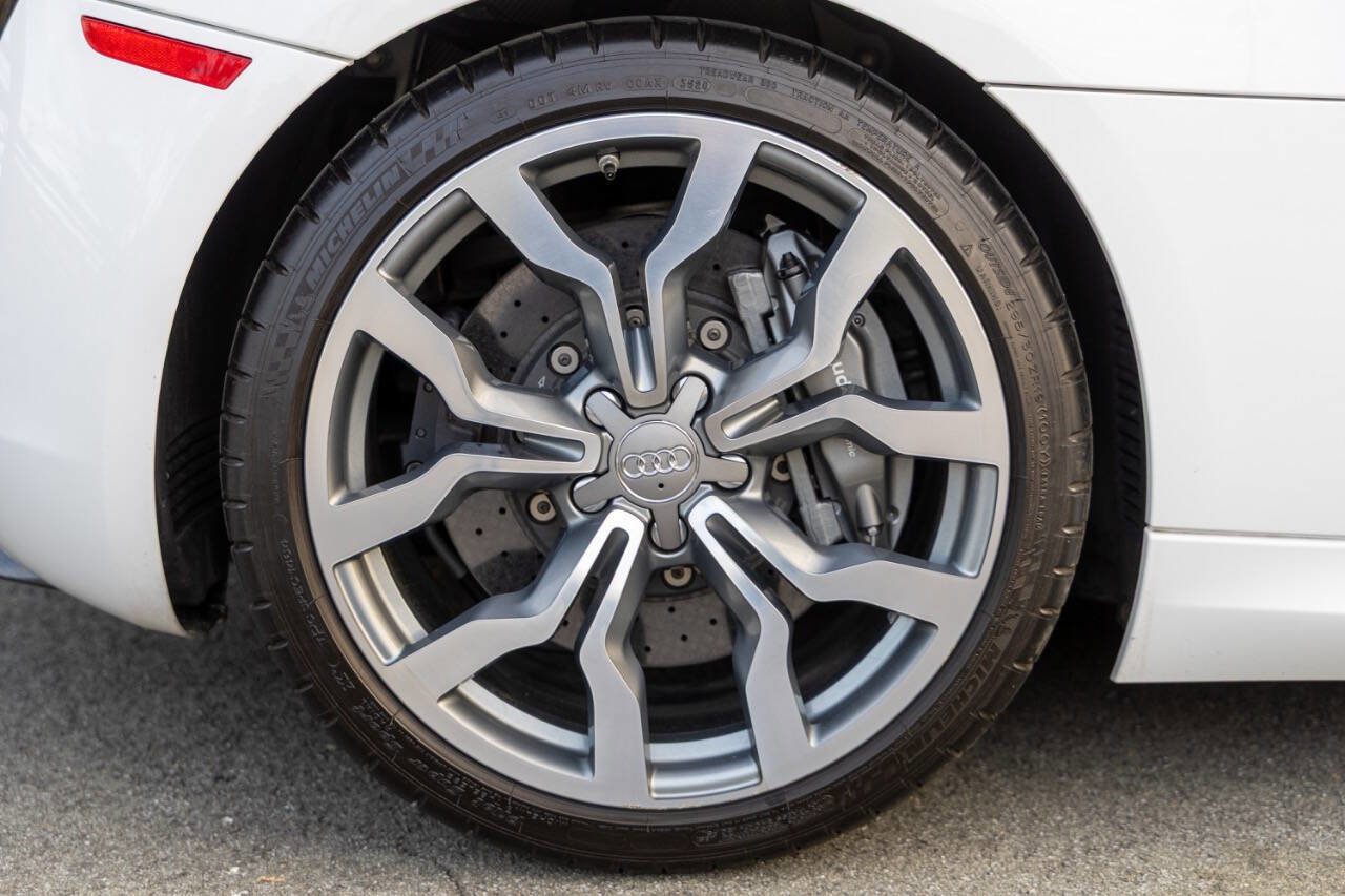 Used 2012 Audi R8 V10 image 10