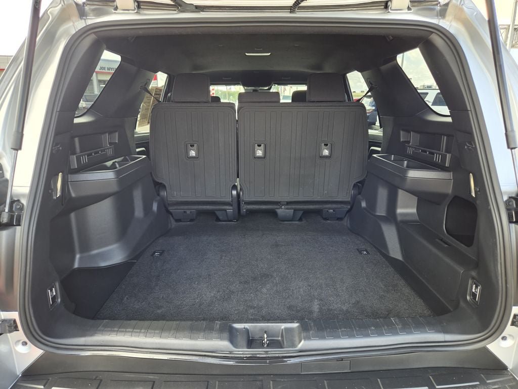 Used 2025 Toyota 4Runner SR5 AWD/4WD image 27
