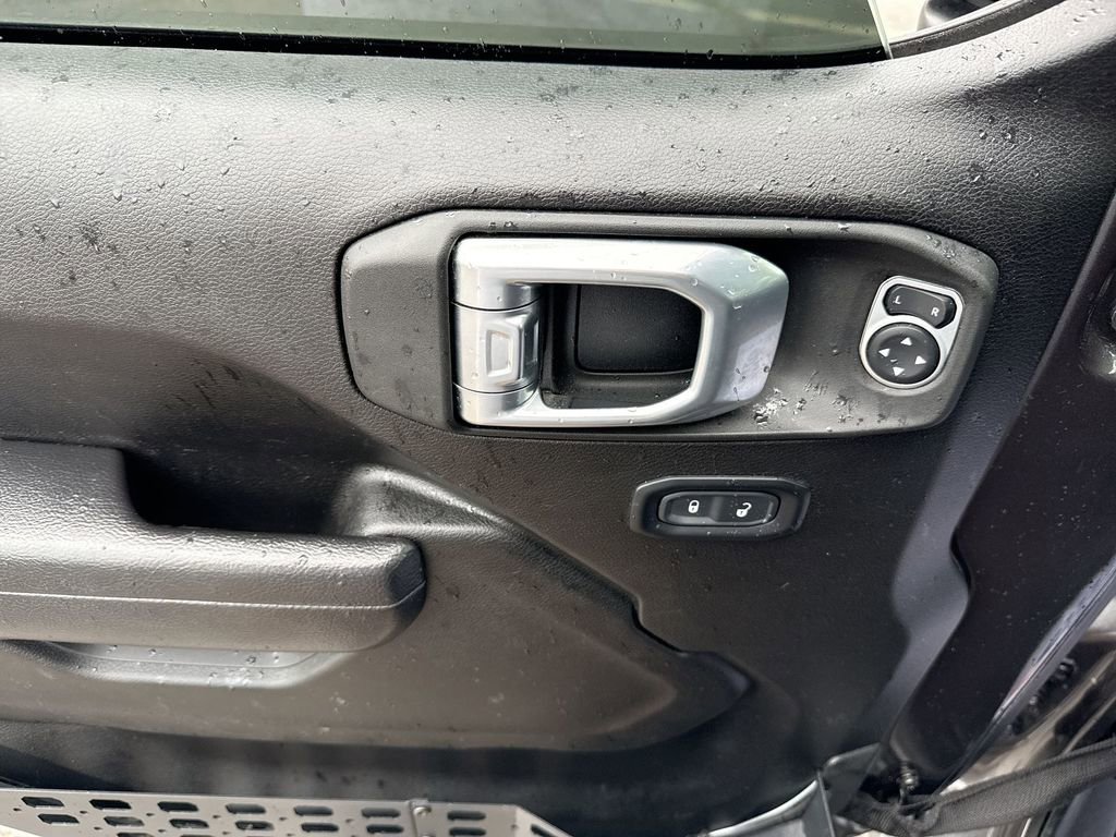 Used 2022 Jeep Wrangler Sport AWD/4WD image 29