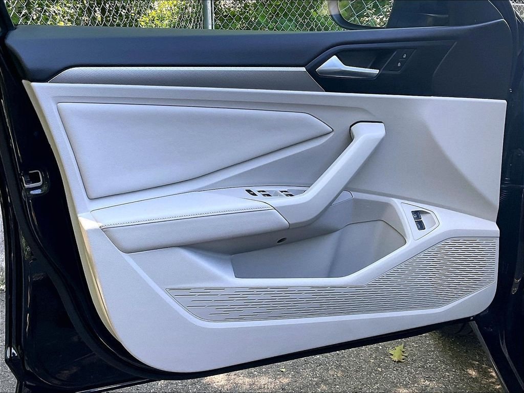 Certified 2023 Volkswagen Jetta S FWD image 9