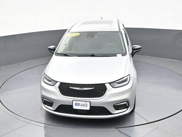 Used 2024 Chrysler Pacifica Limited FWD image 61