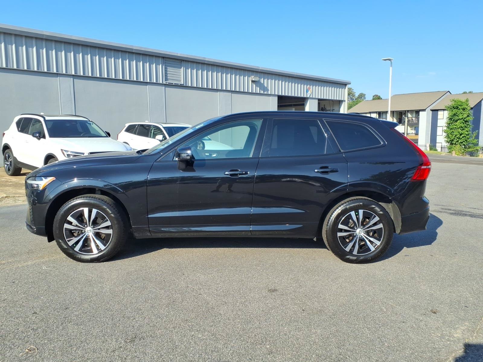 Certified 2024 Volvo XC60 B5 Core w/ Climate Package AWD/4WD image 8