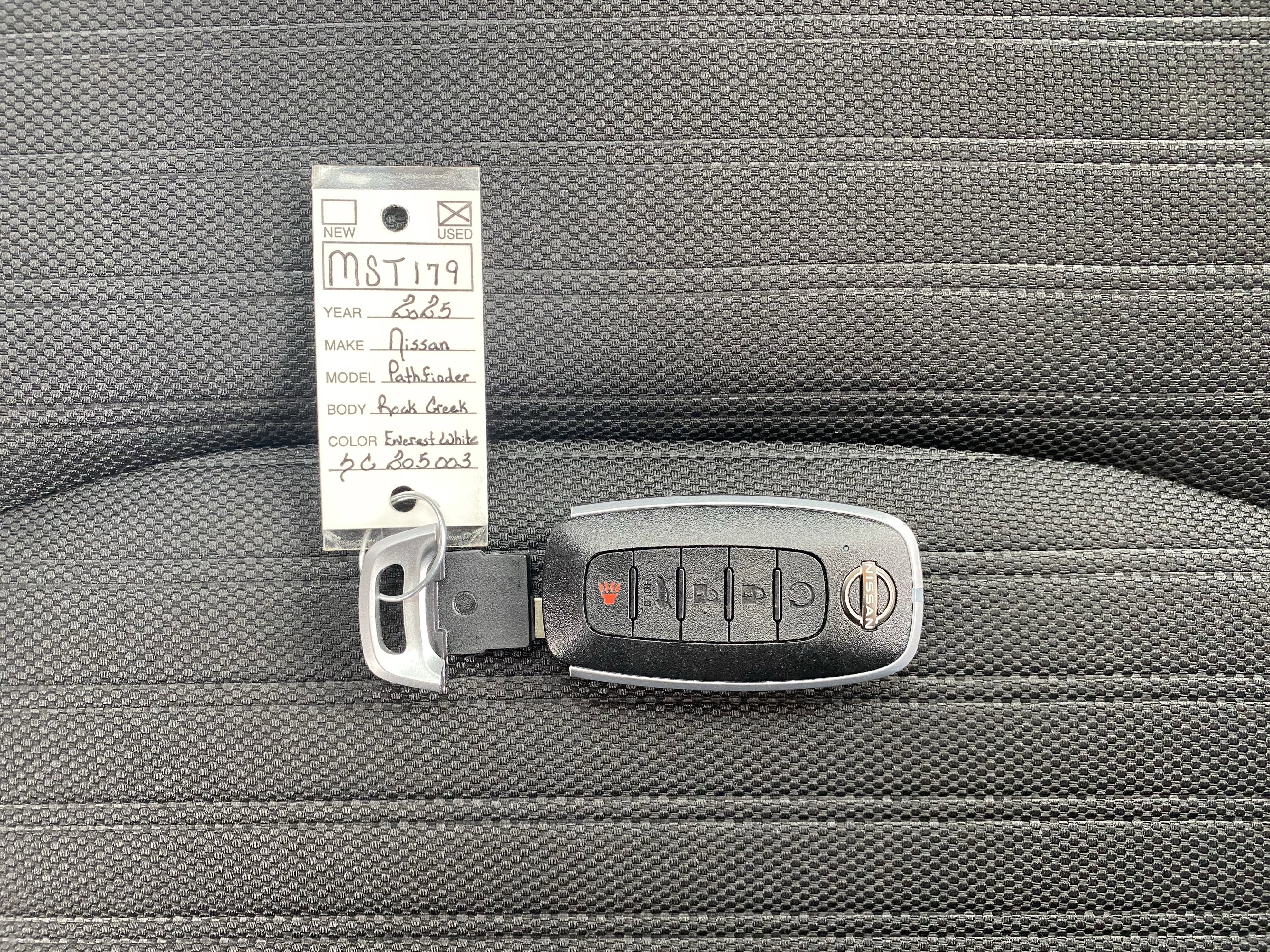 Used 2025 Nissan Pathfinder Rock Creek image 40