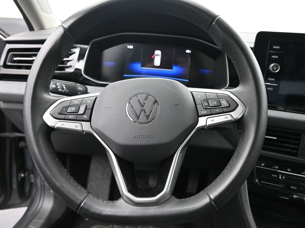 Used 2025 Volkswagen Jetta SE image 22
