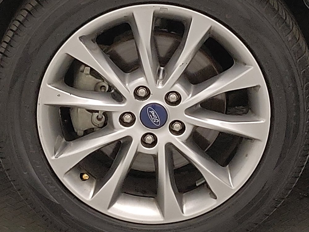 Used 2020 Ford Fusion SE FWD image 31