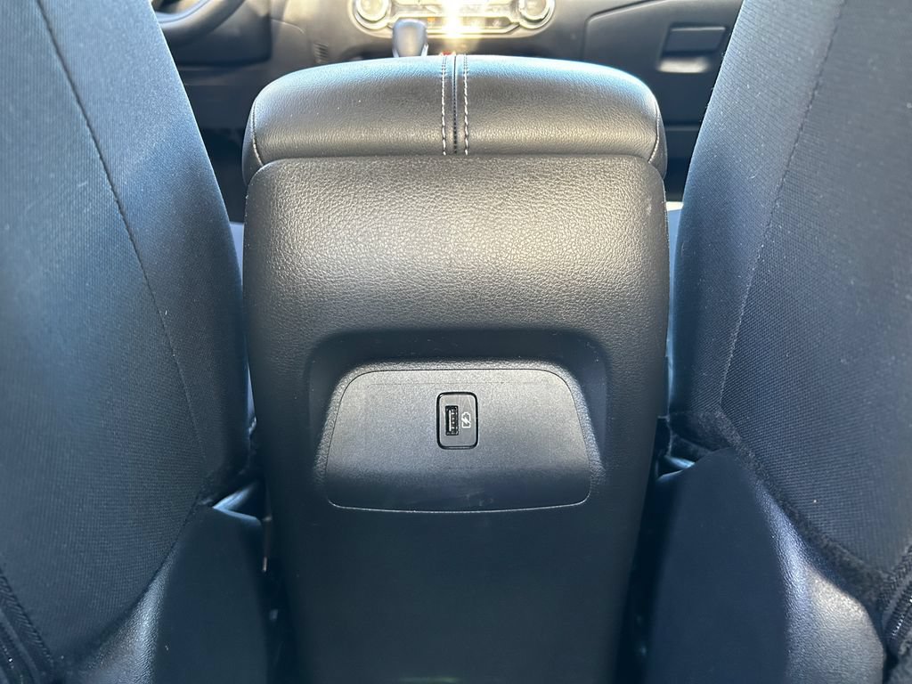 Used 2025 Nissan Sentra SV FWD image 9