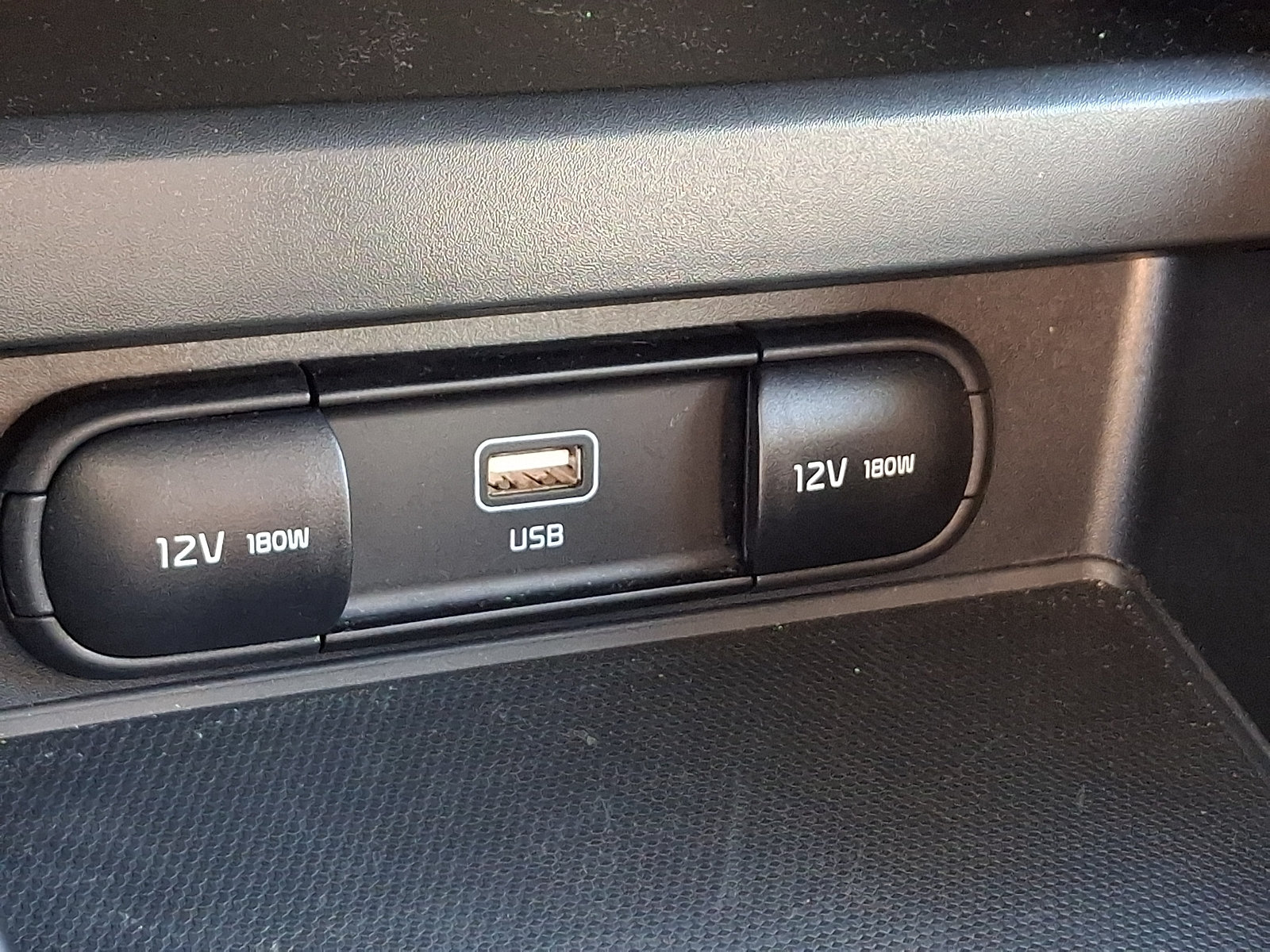 Certified 2025 Kia Soul LX w/ LX Technology Package FWD image 22