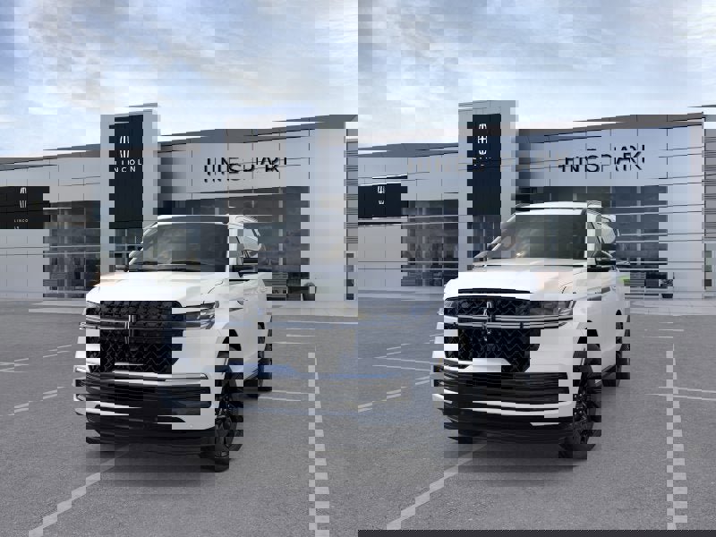 New 2026 Lincoln Navigator L Reserve AWD/4WD image 2
