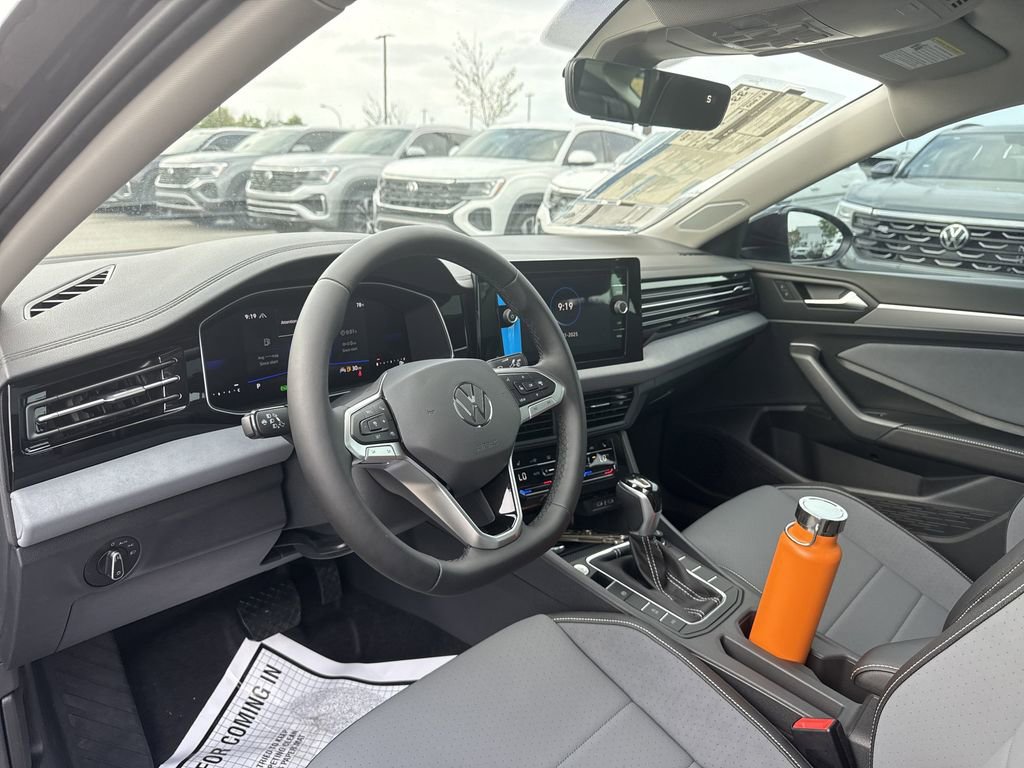 New 2025 Volkswagen Jetta SE image 10