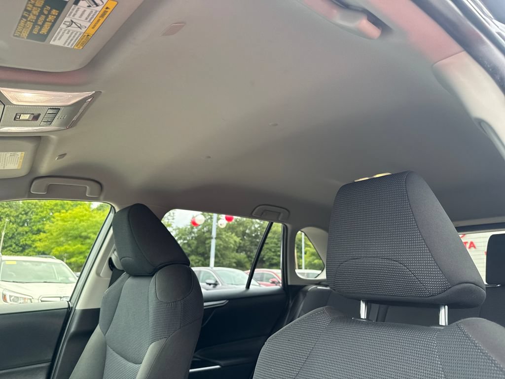 Used 2025 Toyota RAV4 LE AWD/4WD image 16