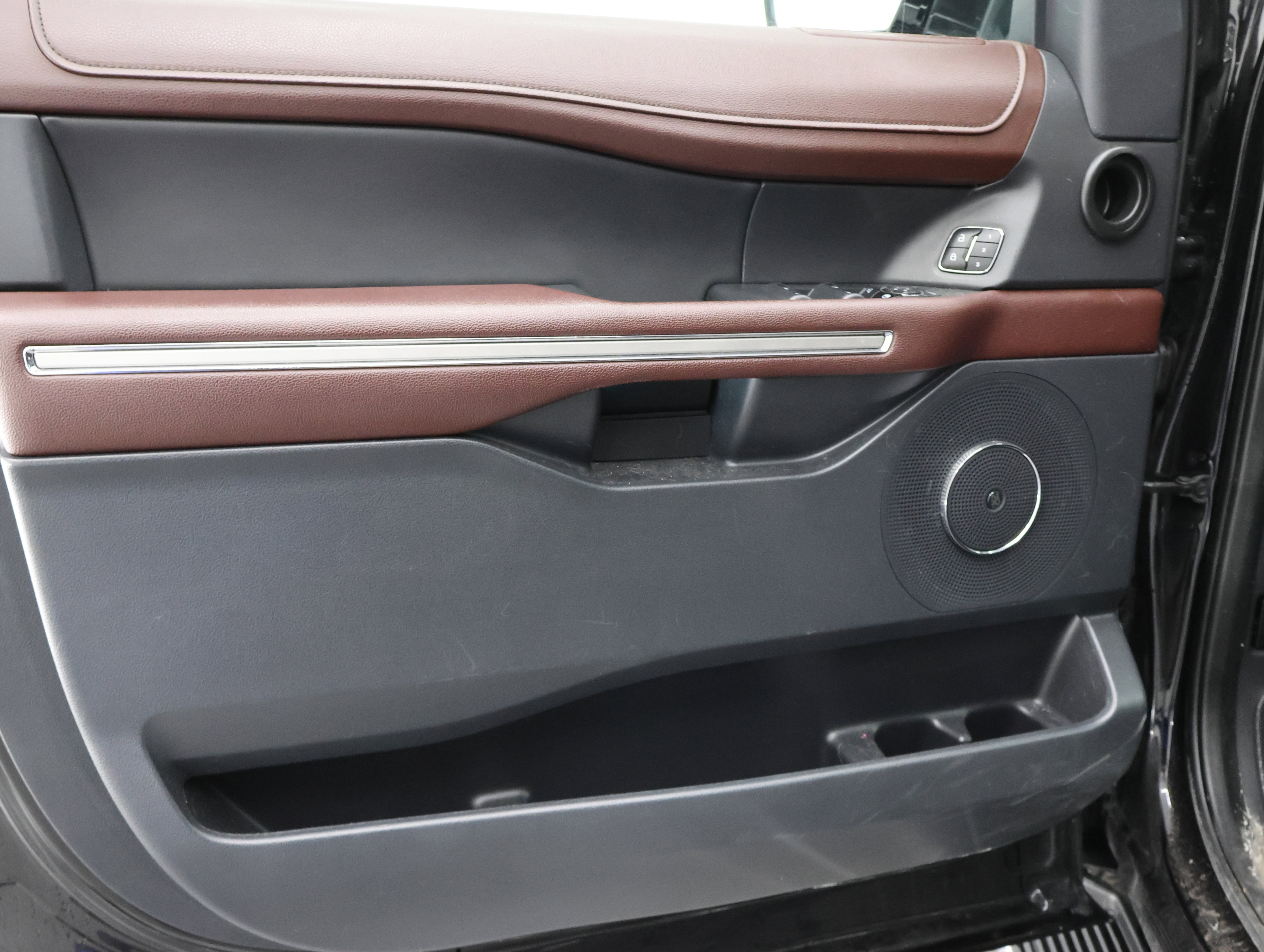 Used 2023 Ford Expedition Max Limited image 44