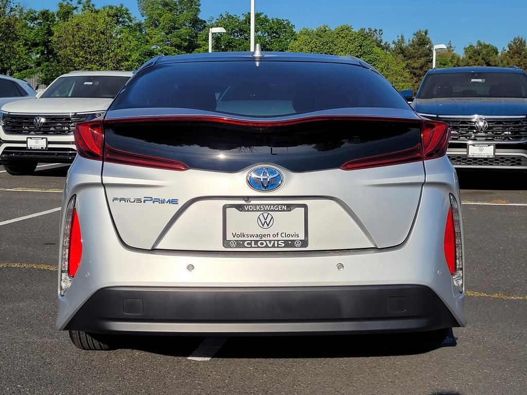 Used 2017 Toyota Prius Prime Advanced w/ Carpet Mat Package FWD image 7