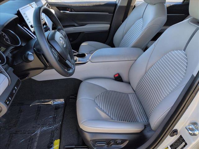 Used 2022 Toyota Camry SE w/ Carpet Mat Package (TMS) image 15