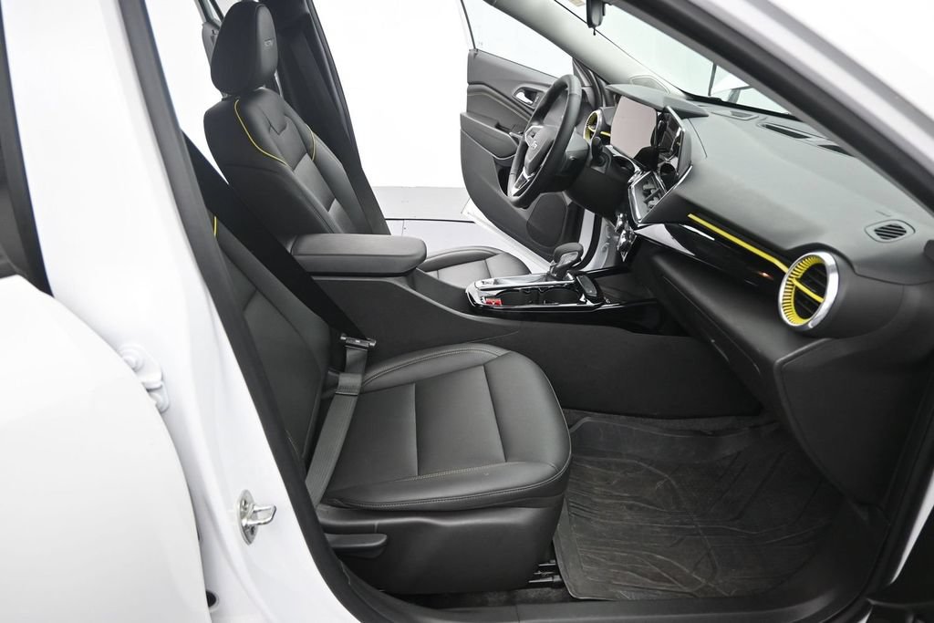 Used 2024 Chevrolet Trax ACTIV w/ Sunroof Package FWD image 21