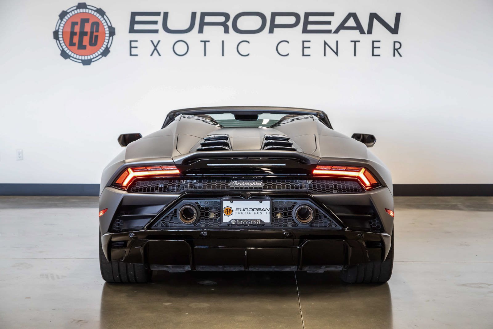 Used 2021 Lamborghini Huracan EVO RWD image 12
