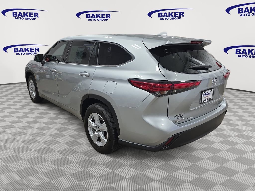 Used 2021 Toyota Highlander L image 7