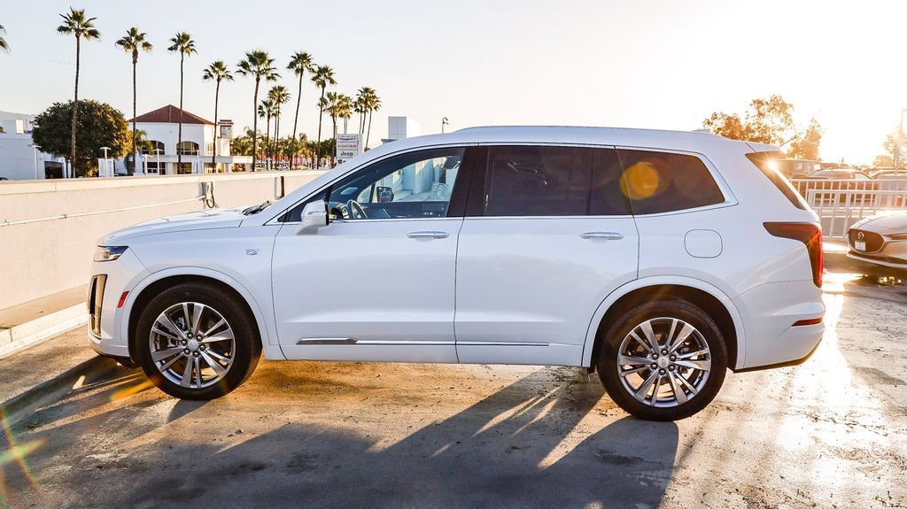 Used 2023 Cadillac XT6 Premium Luxury image 14