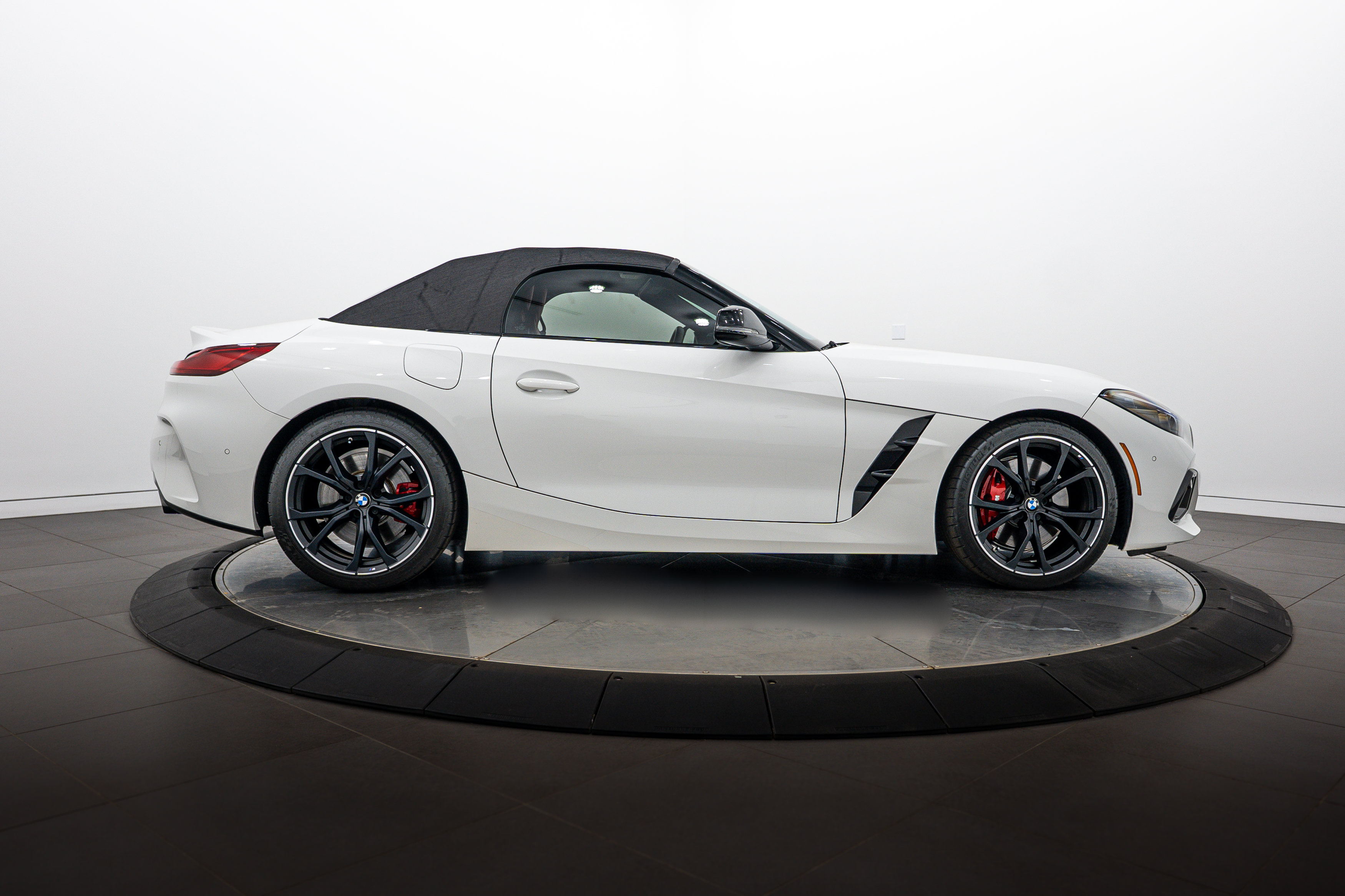 Used 2023 BMW Z4 M40i w/ Premium Package RWD image 31