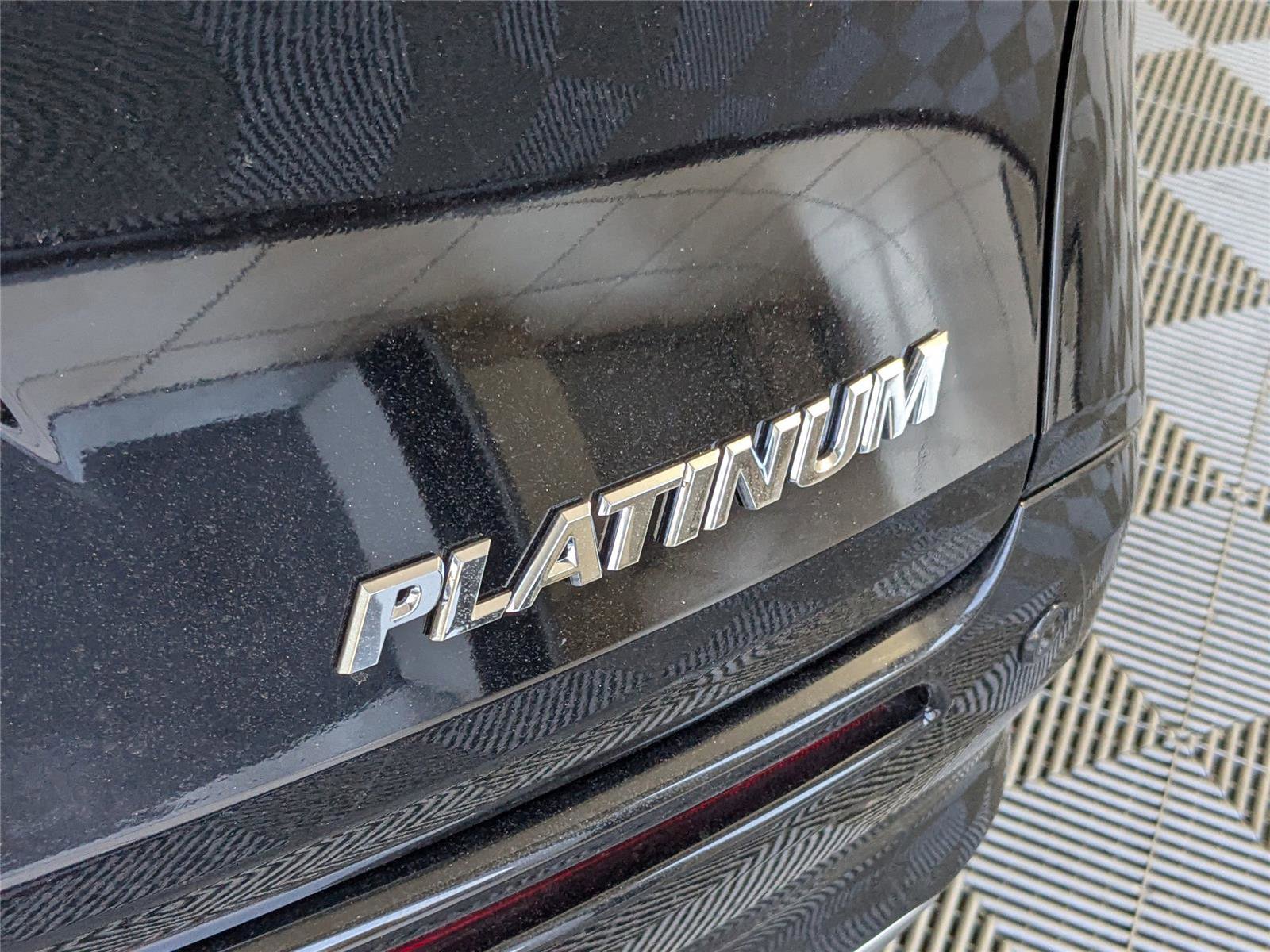 New 2026 Toyota Sienna Platinum image 7