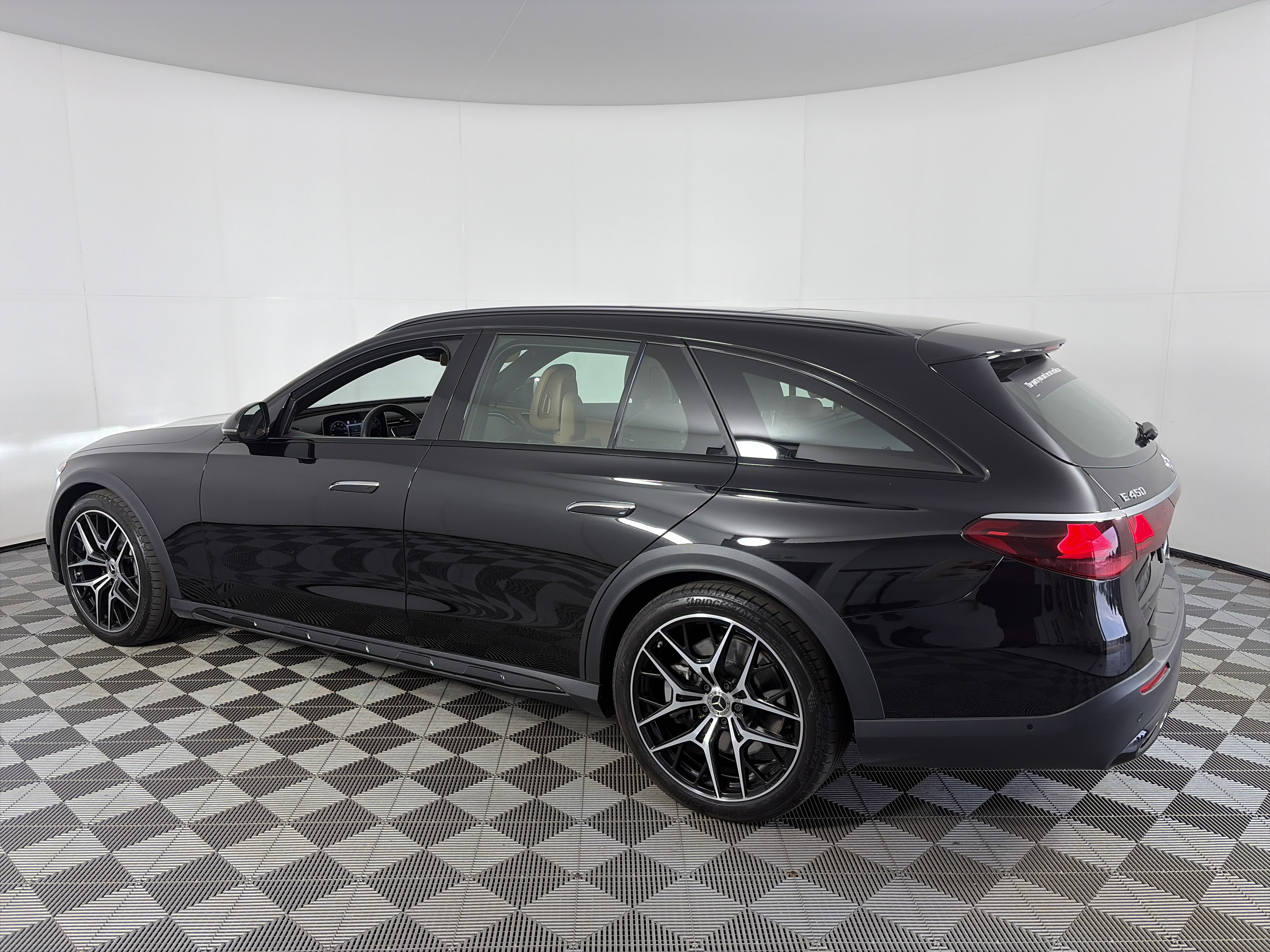 Used 2025 Mercedes-Benz E 450 4MATIC All-Terrain Wagon image 8