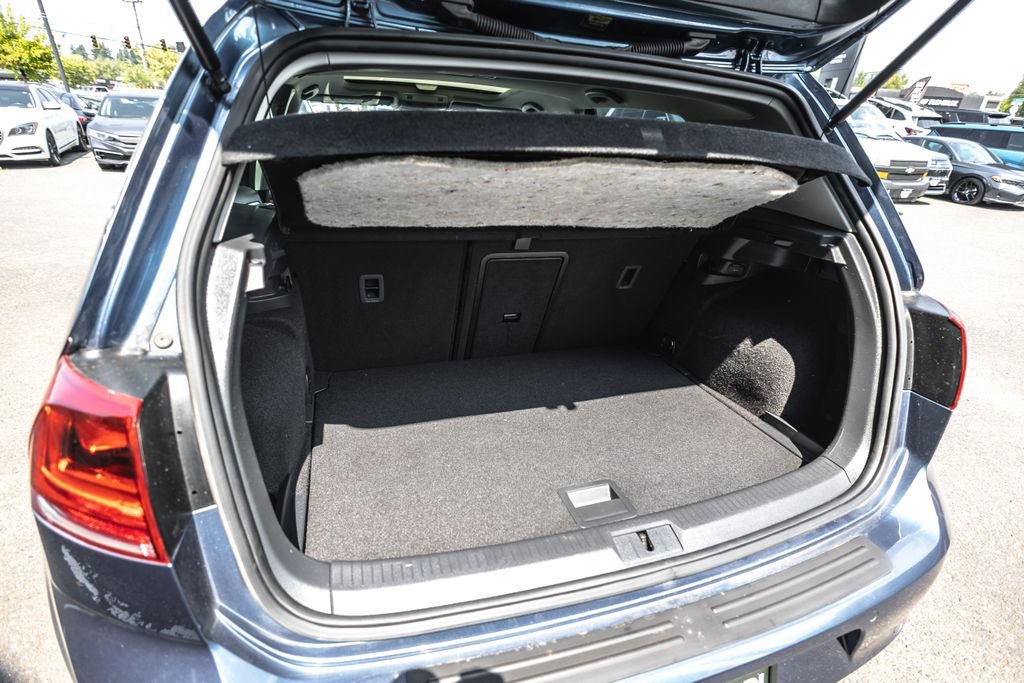 Used 2016 Volkswagen Golf SE w/ Lighting Package FWD image 31